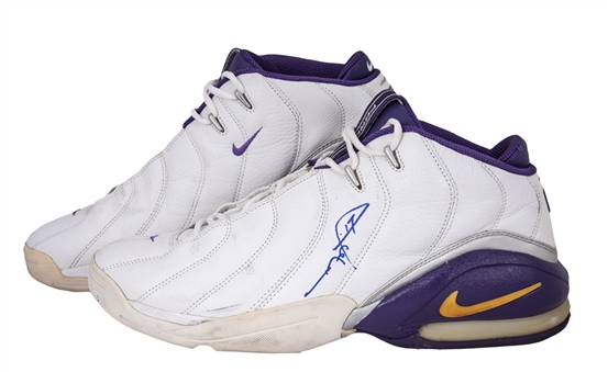 2001 Rick Fox Game Used & Signed Los Angeles Lakers Nike Sneakers (Fox LOA)